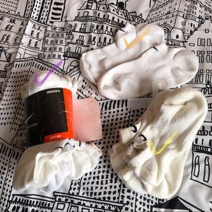 WHITE NIKE SOCKS - NEVER USED